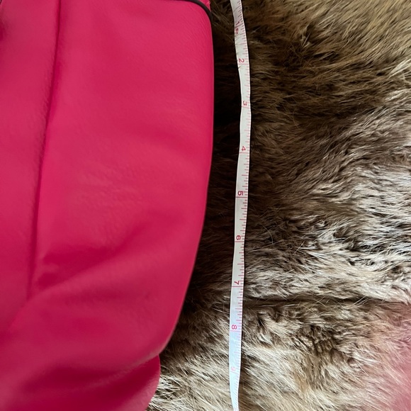 Cute pink bag is the perfect pop of color and it’s ready for you! - Picture 4 of 7
